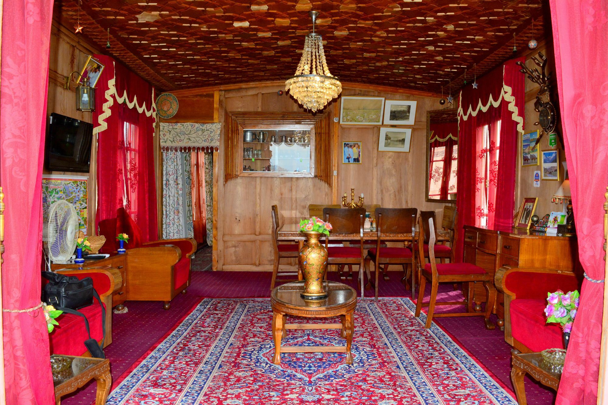 Отель Golden Flower Heritage Houseboat Nagin Bagh Экстерьер фото